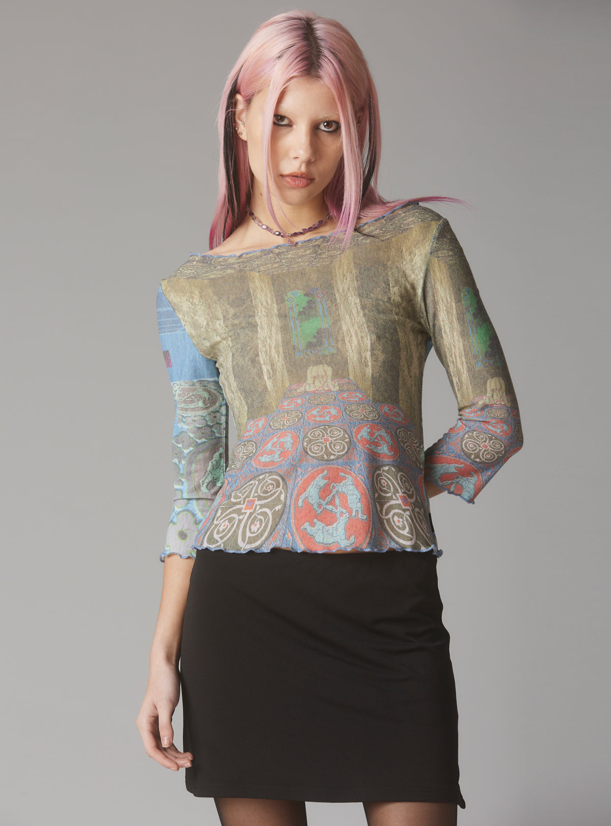UNIF Mesh Printed Quarter Sleeve Top With Wide Neck