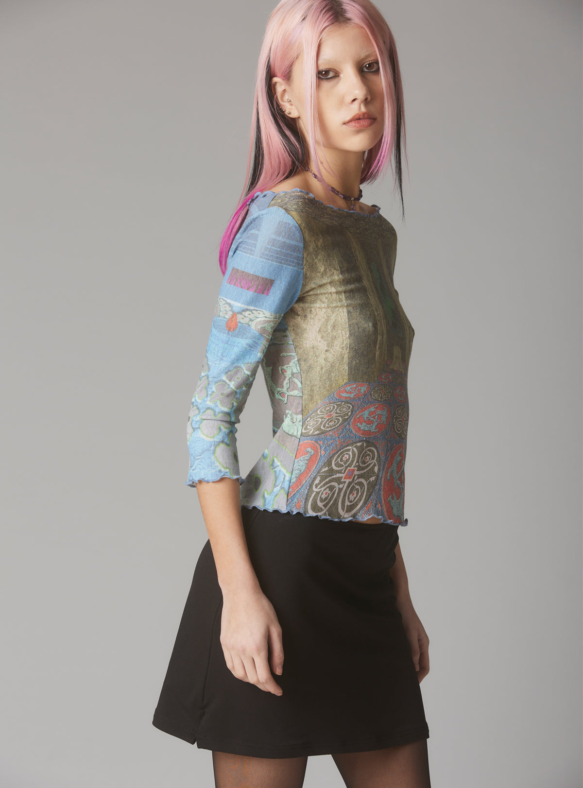 UNIF Mesh Printed Quarter Sleeve Top With Wide Neck