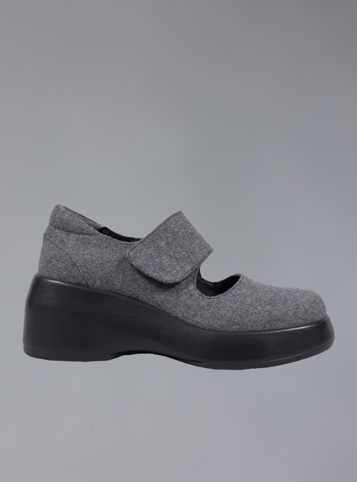 UNIF Felt Platform Sandal In Grey