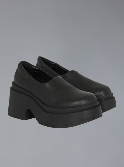 UNIF Platform Slip On Shoes in 90s Style