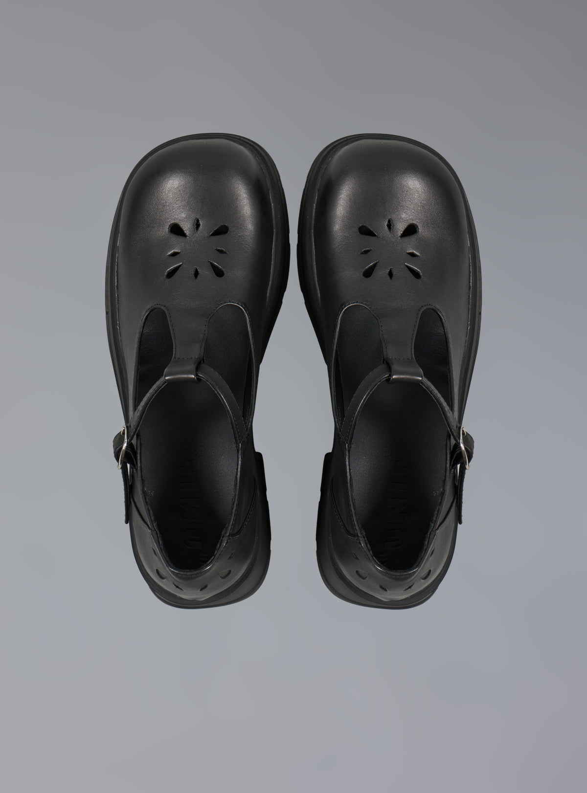 UNIF Comma Shoe